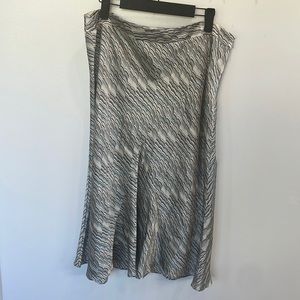 100% silk Lafayette 148 New York high waisted geo print midi skirt. Size 14